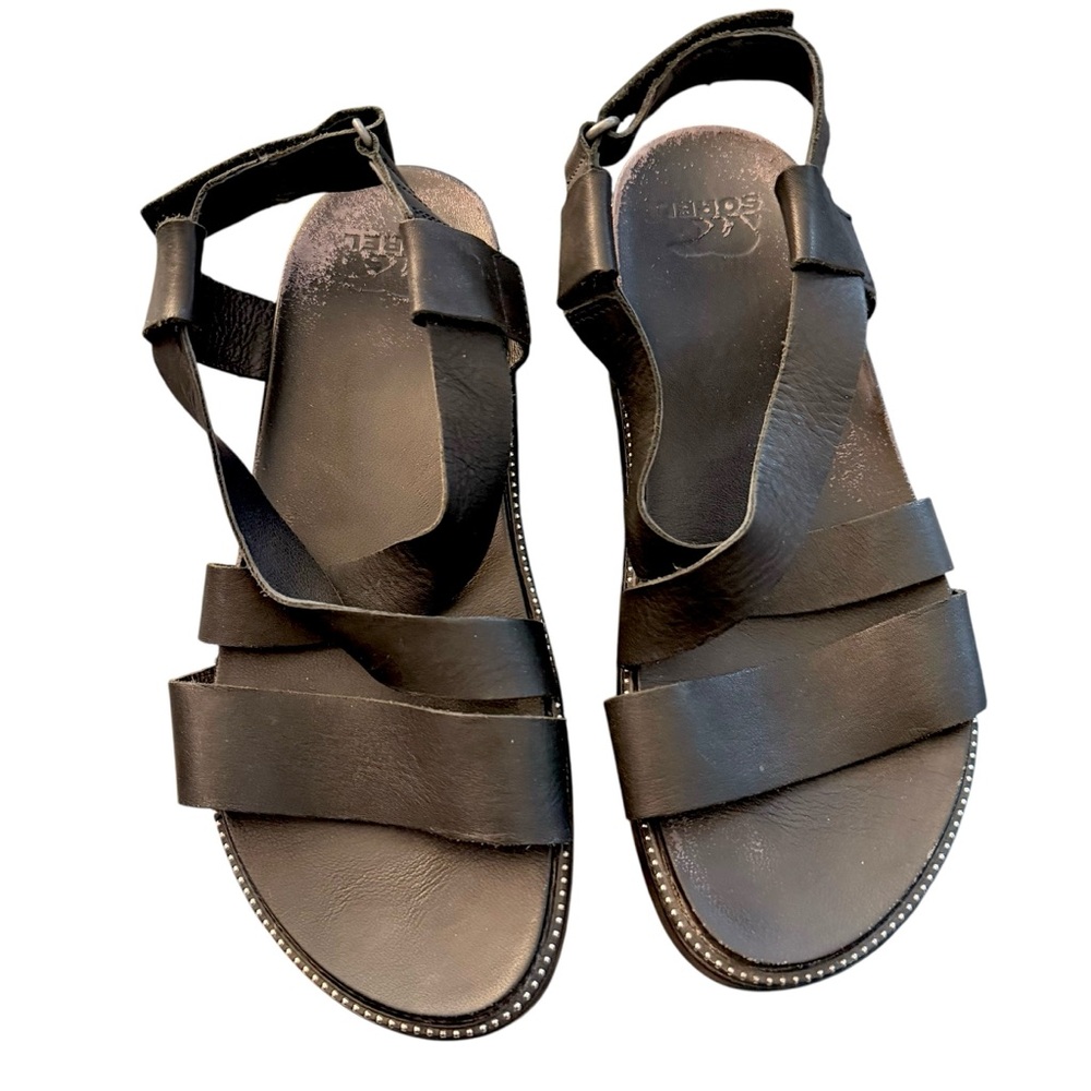 Sorel Black Cross-Strap Platform Studded Athleisure Sandals - Picture 2 of 14